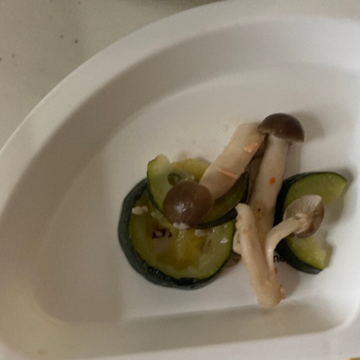 幼児食 しめじとズッキーニ炒め レシピ 作り方 By Pコ 楽天レシピ 幼児食 しめじとズッキーニ炒め レシピ 作り方 By Pコ 楽天レシピ